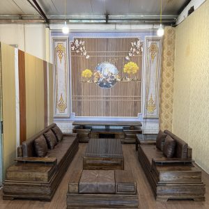 Sofa chân pháo cánh gà gỗ sồi phun PU màu óc cho hot nhất 2024